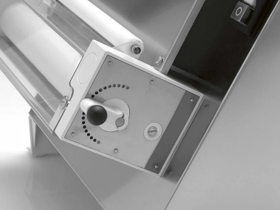 Тестораскаточная машина для пиццы Fama FSPM 200 (L 40H)