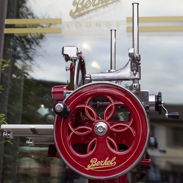 Слайсер Berkel Flywheel (Volano) P15 красный