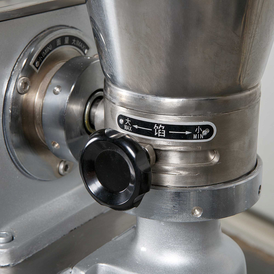 Пельменный аппарат Hualian Machinery JGL-135-5B (14-15 гр.) (100х52х8)