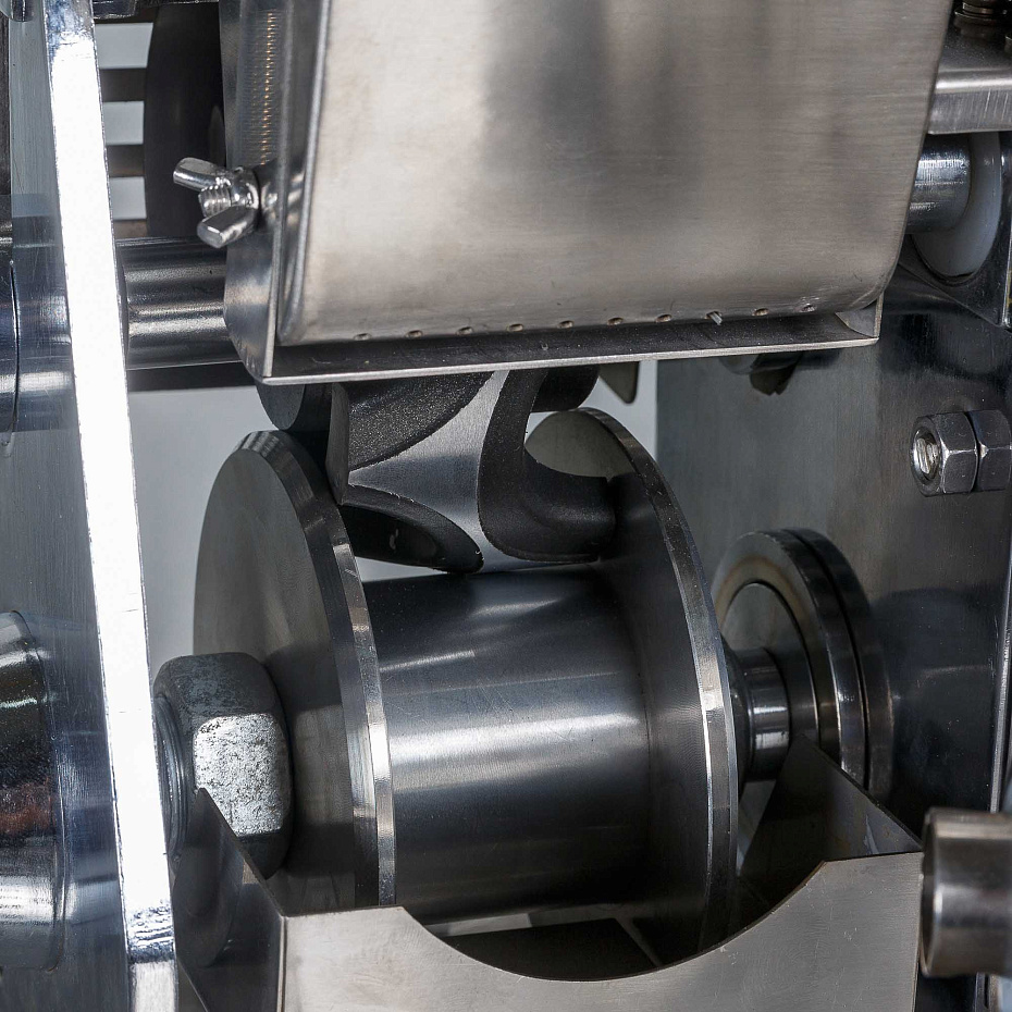 Пельменный аппарат Hualian Machinery JGL-135-6A (14-15 гр.) (100х52х8)