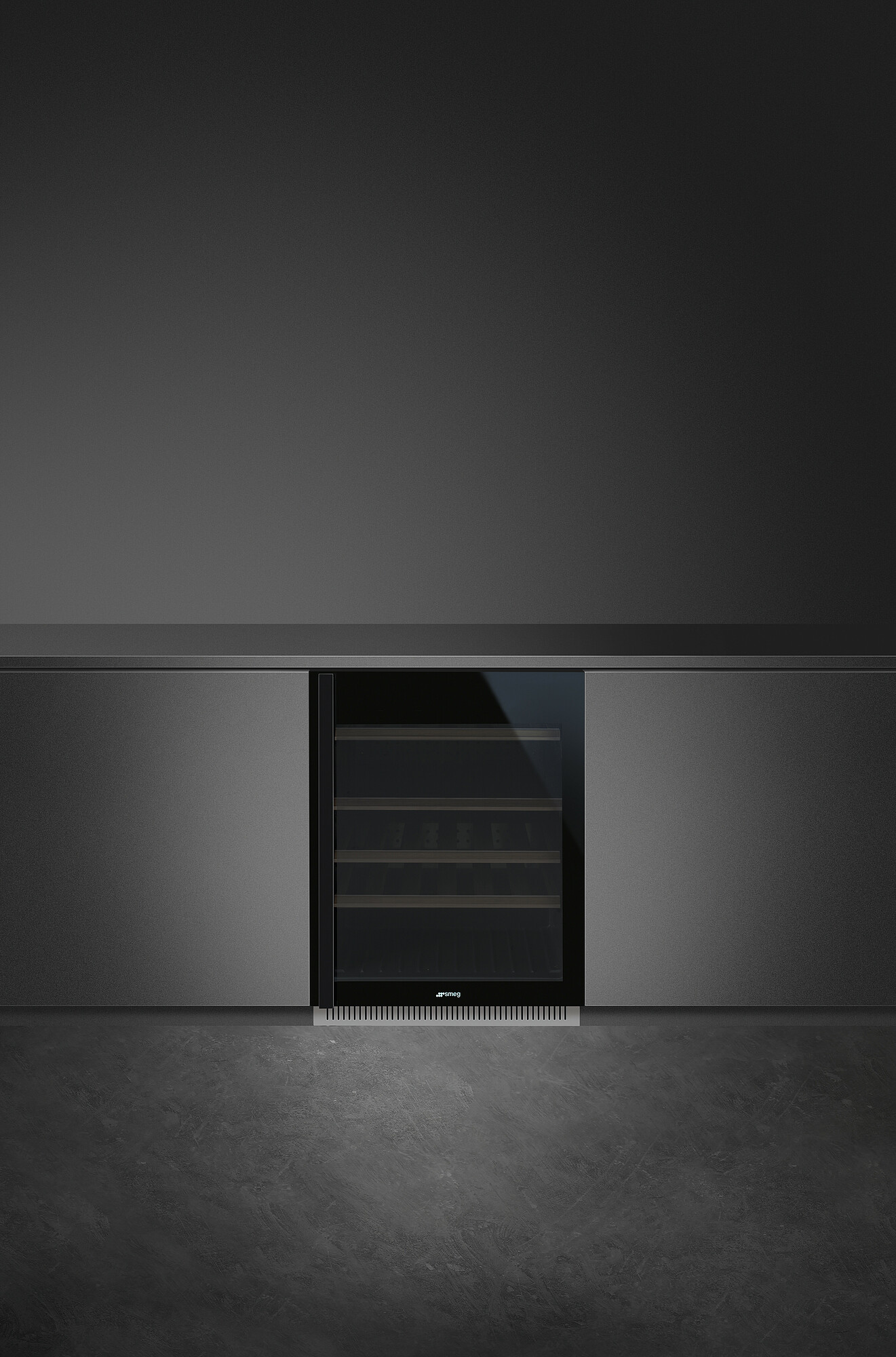 Встраиваемый винный шкаф Smeg CVI638LN3