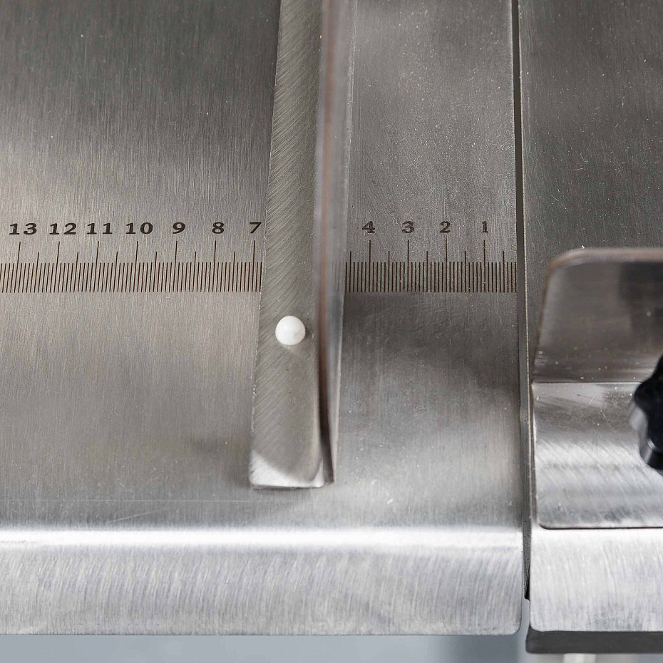 Пила ленточная Hualian Machinery JG-500A