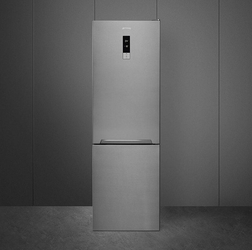 Отдельностоящий двухдверный холодильник Smeg FC18EN4AX