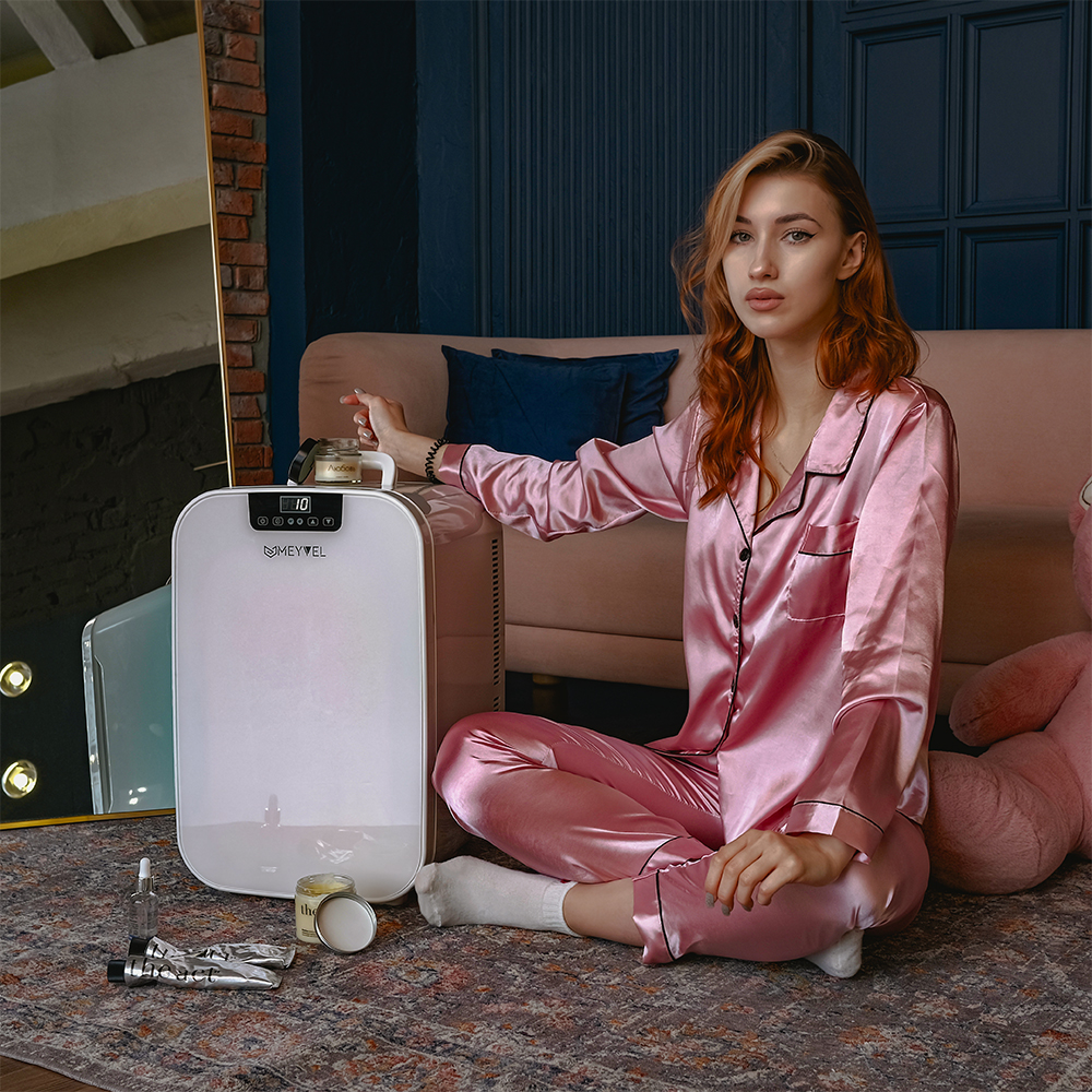 Холодильник для косметики Meyvel MB-25HC1W