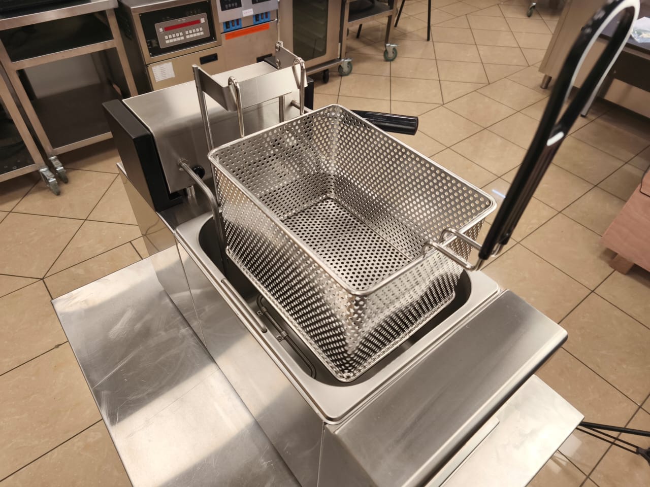 Фритюрница REDGASTRO OFE-H08A