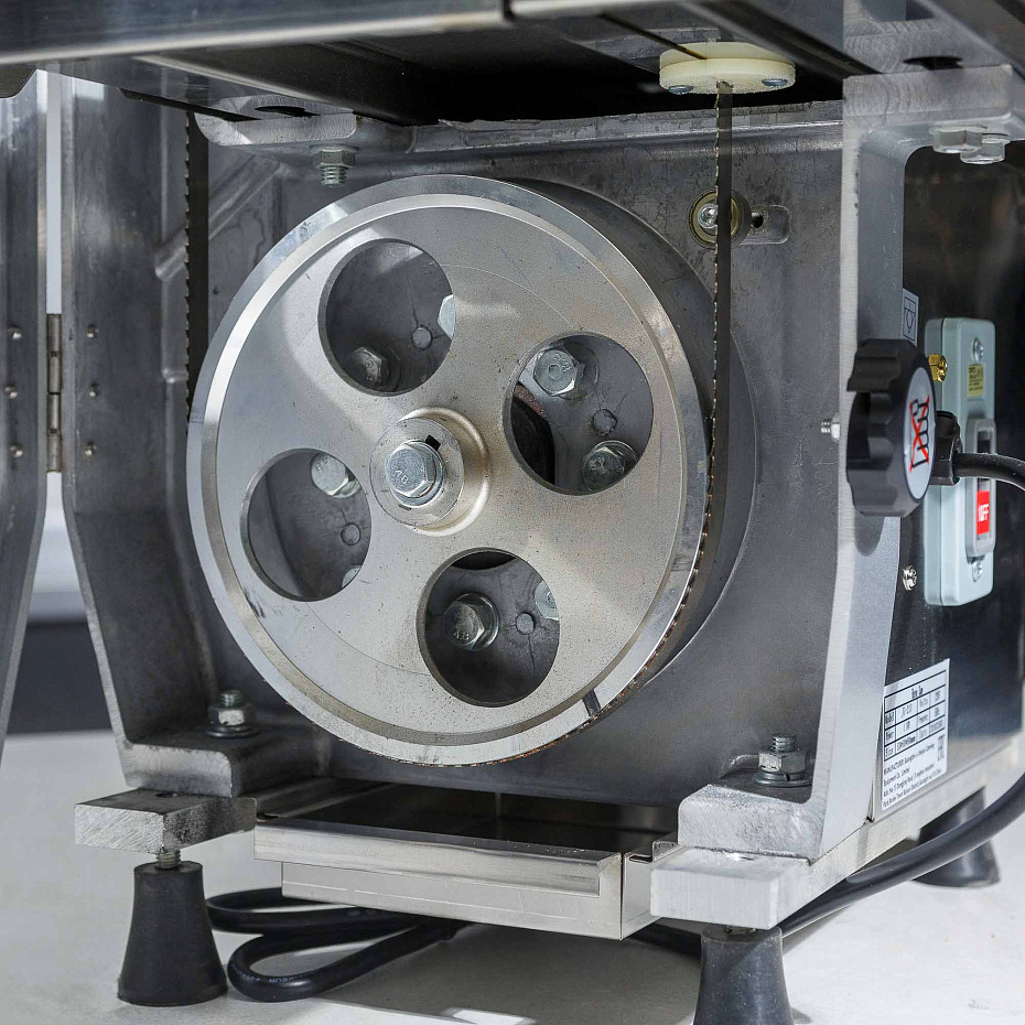 Пила ленточная Hualian Machinery JG-210