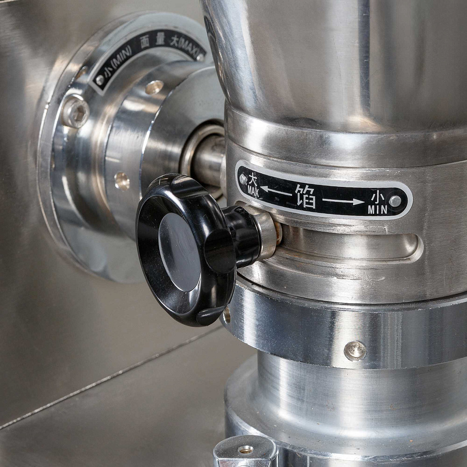 Пельменный аппарат Hualian Machinery JGL-135-6A (14-15 гр.) (100х52х8)