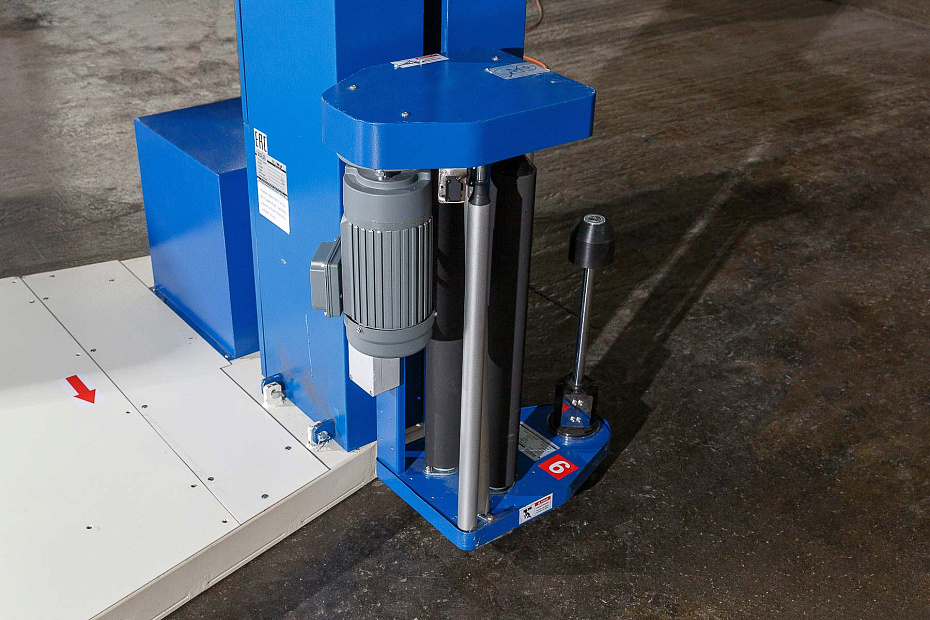 Паллетоупаковщик Hualian Machinery HL-1650F с E-платформой Про (с моторизированной кареткой с престрейчем)