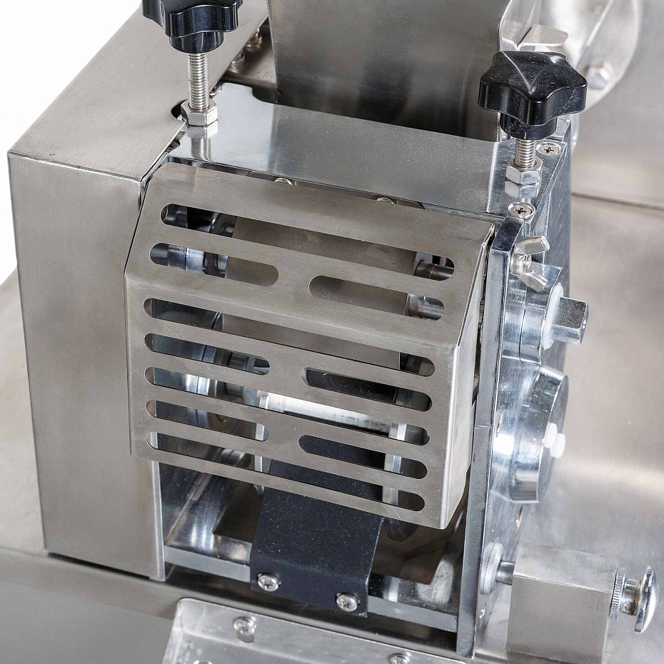 Пельменный аппарат Hualian Machinery JGL-135-6A (14-15 гр.) (100х52х8)