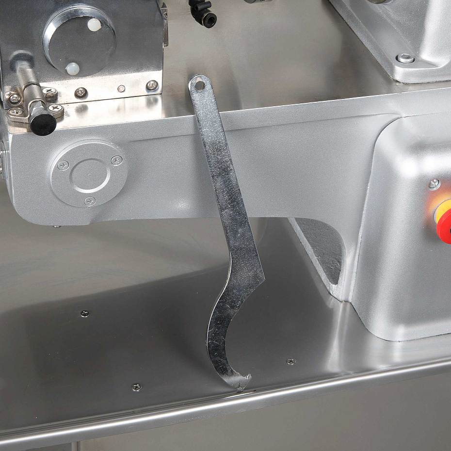 Пельменный аппарат Hualian Machinery JGL-135-5B (14-15 гр.) (100х52х8)