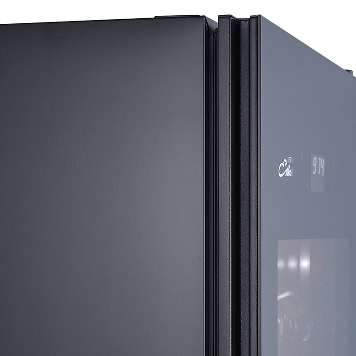Винный шкаф монотемпературный Libhof ET-70 Black