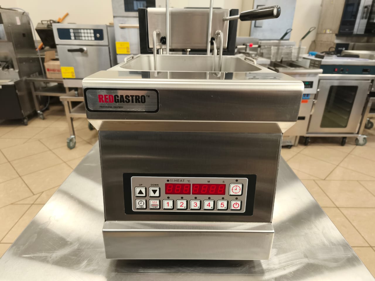 Фритюрница REDGASTRO OFE-H08A