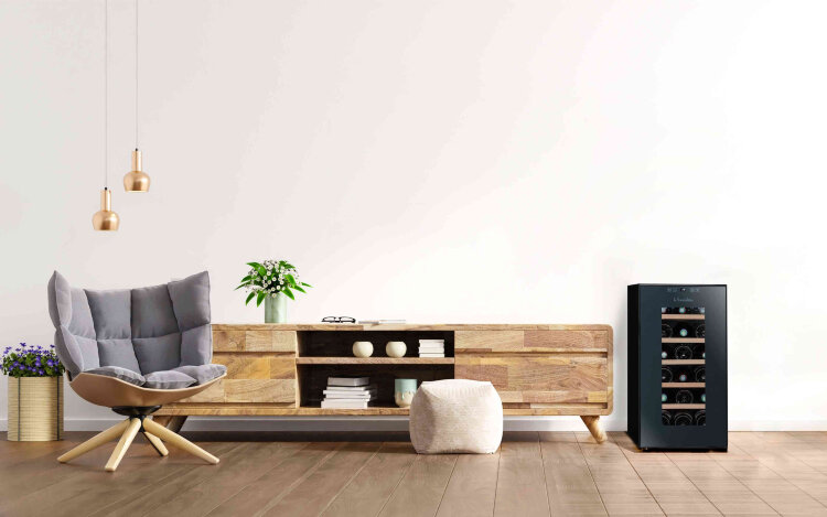 Винный шкаф монотемпературный La Sommeliere LS18CB